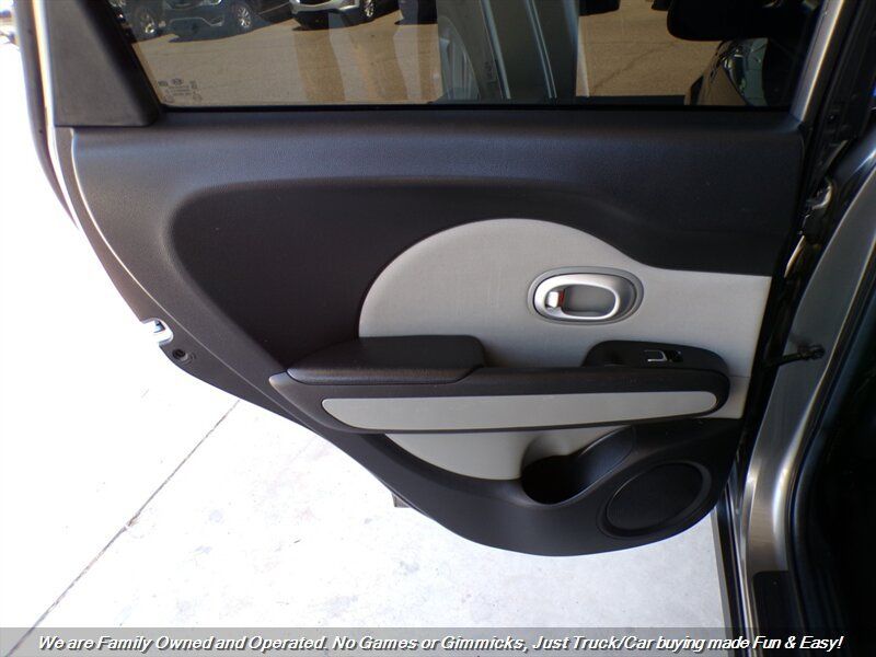 Used 2017 Kia Soul + FWD image 17