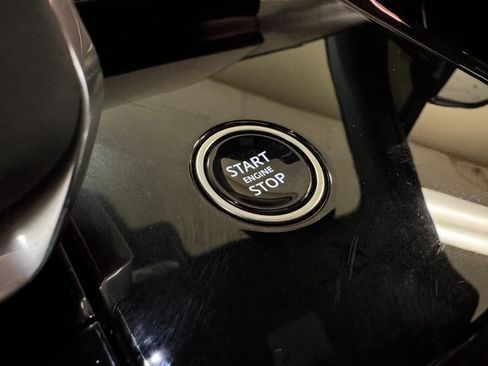 Used 2024 Land Rover Range Rover Sport Dynamic SE image 12