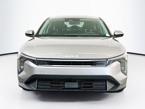 Used 2025 Kia K4 LXS FWD image 2