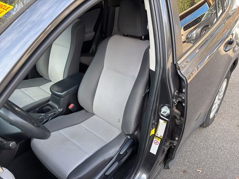 Used 2014 Toyota RAV4 LE image 3