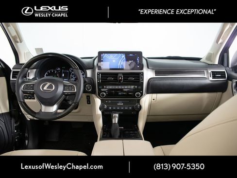 Used 2023 Lexus GX 460 Premium w/ Accessory Package AWD/4WD image 27