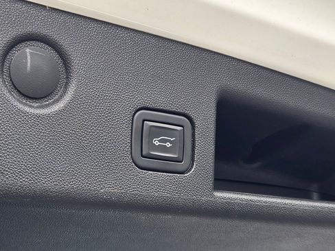 Certified 2024 Chevrolet Equinox LT FWD image 14