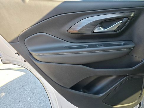 Used 2022 GMC Terrain SLT w/ Infotainment Package II image 11