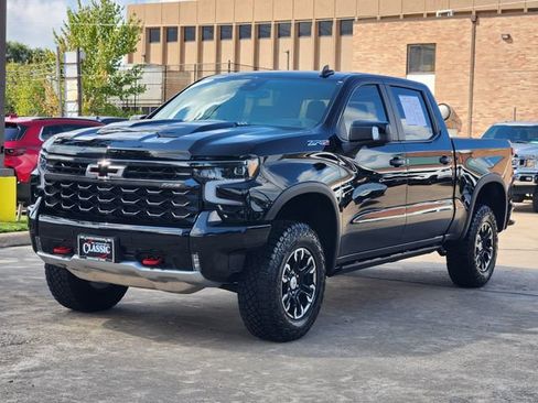 Used 2025 Chevrolet Silverado 1500 ZR2 AWD/4WD image 3