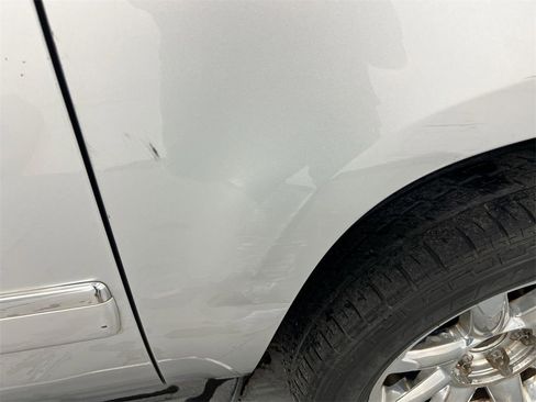 Used 2013 GMC Yukon XL Denali image 41