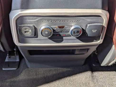 Used 2023 Ford Expedition Max Limited image 12
