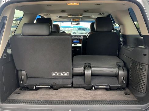 Used 2012 Chevrolet Tahoe LTZ RWD image 35