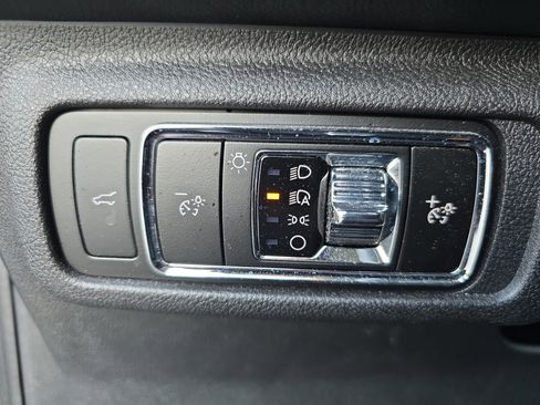 Used 2023 Lincoln Corsair Reserve w/ Jet Appearance Package image 28