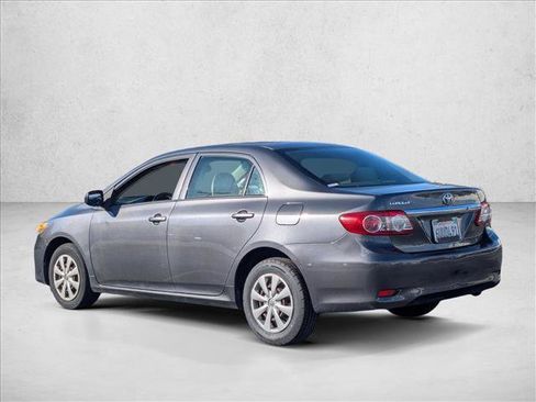 Used 2011 Toyota Corolla LE image 7