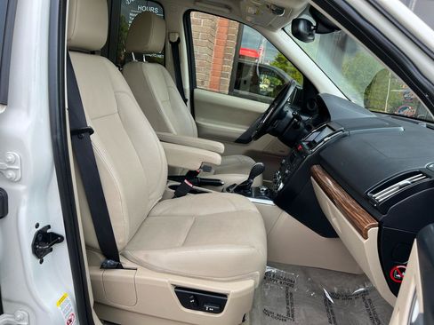 Used 2010 Land Rover LR2 HSE AWD/4WD image 20