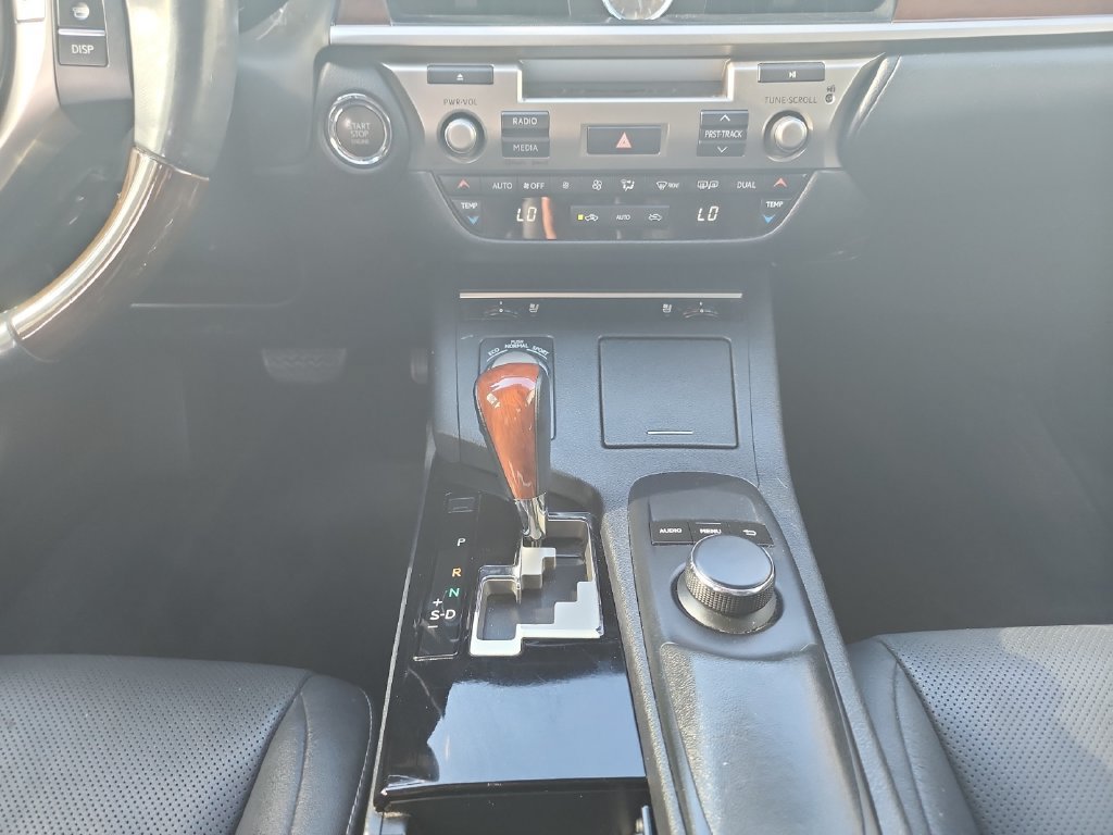 Used 2014 Lexus ES 350 w/ Premium Package FWD image 15