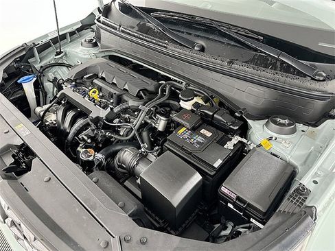 Used 2025 Hyundai Venue SEL image 18