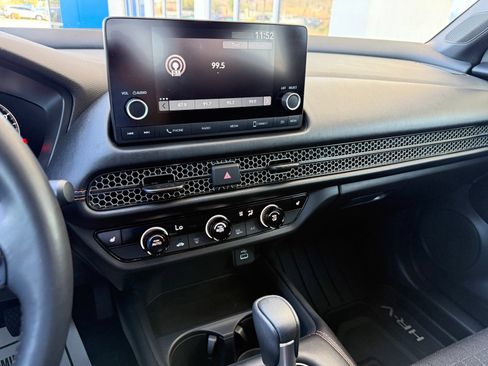 Certified 2025 Honda HR-V Sport image 21