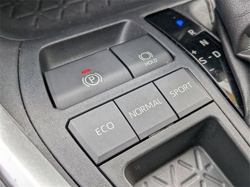 Used 2019 Toyota RAV4 XLE image 16