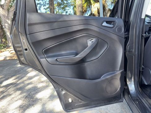 Used 2017 Ford Escape Titanium image 21