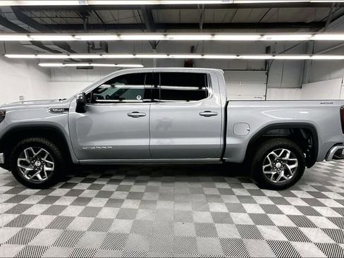 Used 2025 GMC Sierra 1500 SLE AWD/4WD image 15