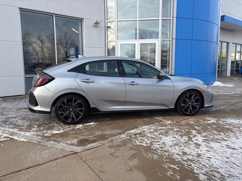 Used 2019 Honda Civic Sport Touring image 7