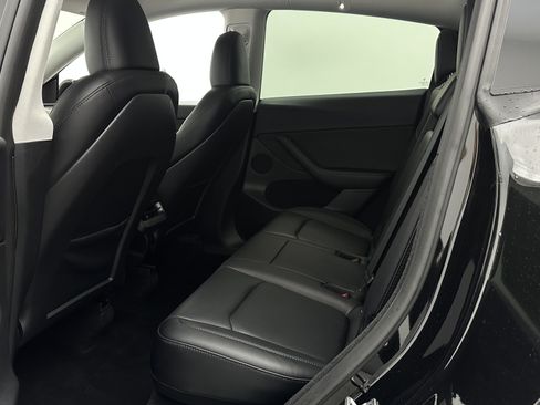 Used 2023 Tesla Model Y Long Range AWD/4WD image 26