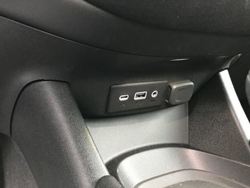 Used 2025 Chevrolet Malibu RS FWD image 11