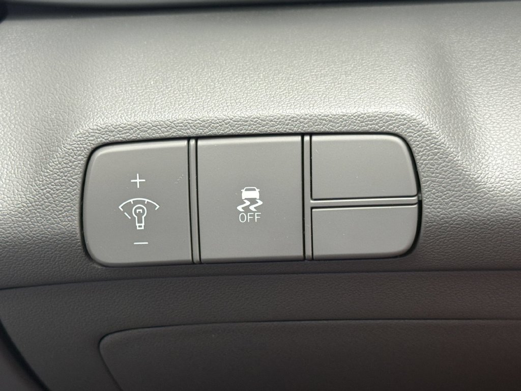 Used 2024 Hyundai Elantra SEL FWD image 22