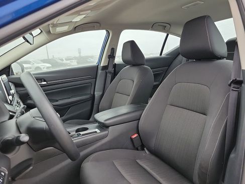 Used 2025 Nissan Altima 2.5 SV image 11