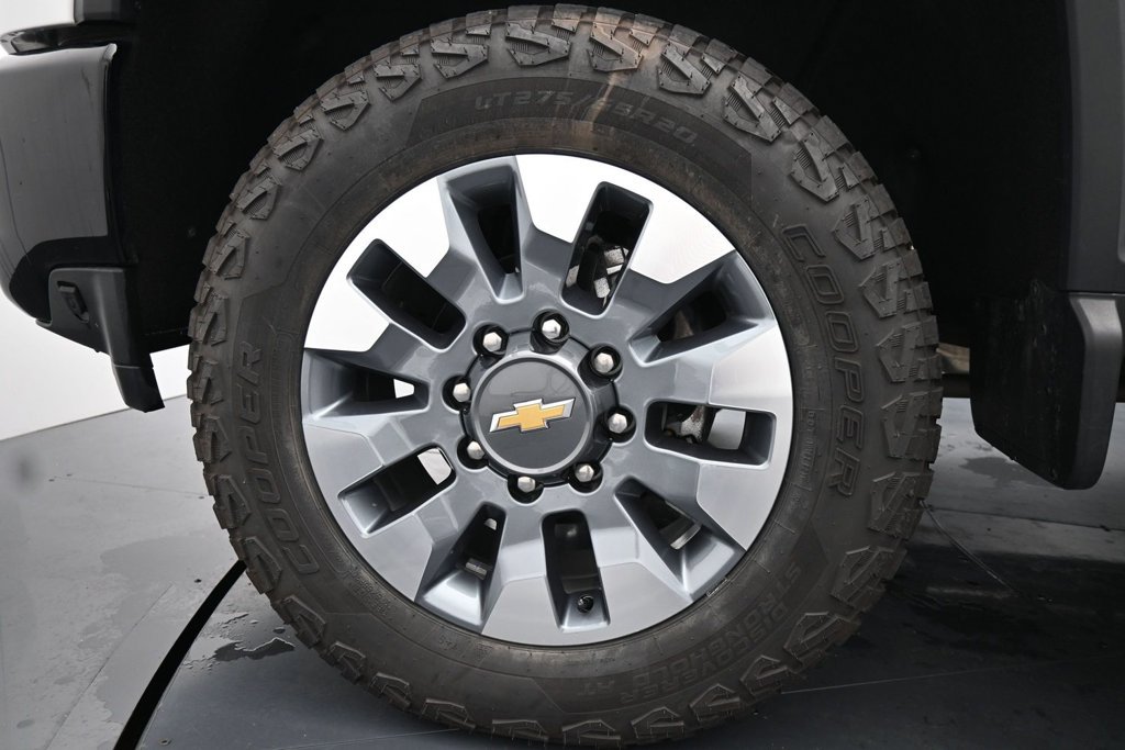 Used 2022 Chevrolet Silverado 2500 Custom w/ Custom Value Package AWD/4WD image 14