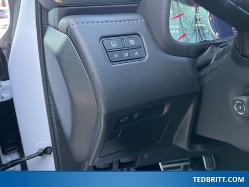 Used 2024 Lexus LX 600 F Sport image 44