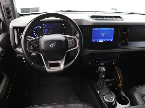 Used 2023 Ford Bronco Badlands w/ Sasquatch Package image 13