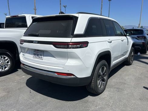 Used 2024 Jeep Grand Cherokee Limited 4xe AWD/4WD image 3