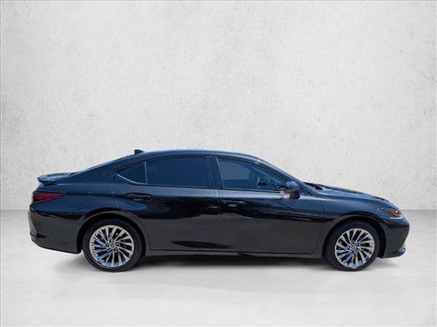 Used 2025 Lexus ES 300h w/ Accessory Package (Z1) FWD image 4