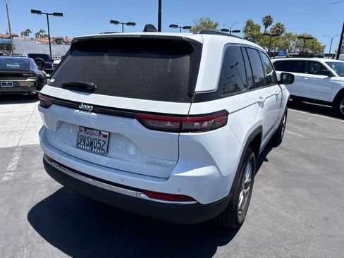 Used 2025 Jeep Grand Cherokee Laredo X RWD image 17