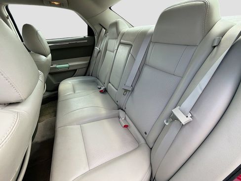Used 2007 Chrysler 300 C RWD image 12