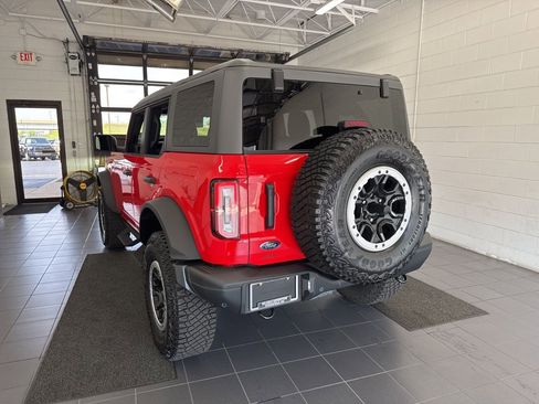 Used 2024 Ford Bronco Badlands w/ Sasquatch Package AWD/4WD image 6