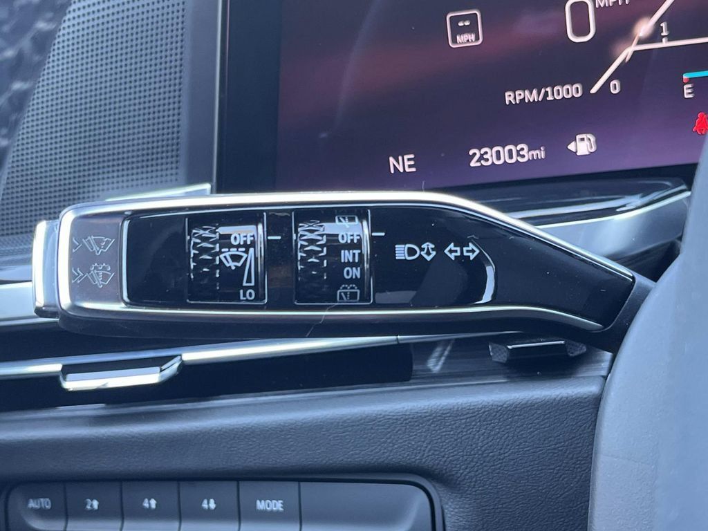Certified 2025 Cadillac Escalade Sport AWD/4WD image 81