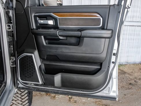 Used 2022 RAM 3500 Laramie AWD/4WD image 46