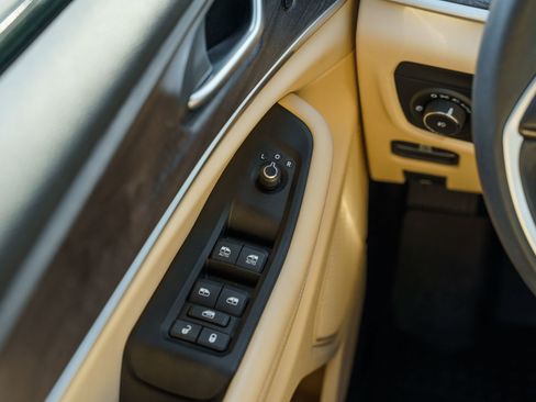 Used 2024 Jeep Grand Cherokee Limited RWD image 27