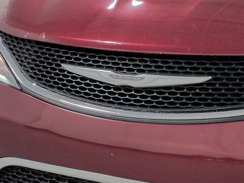 Certified 2017 Chrysler Pacifica Touring-L Plus image 12