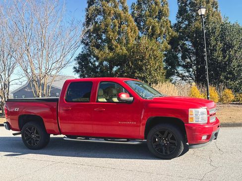 Used 2013 Chevrolet Silverado 1500 LTZ w/ Suspension Package, Off-Road AWD/4WD image 4