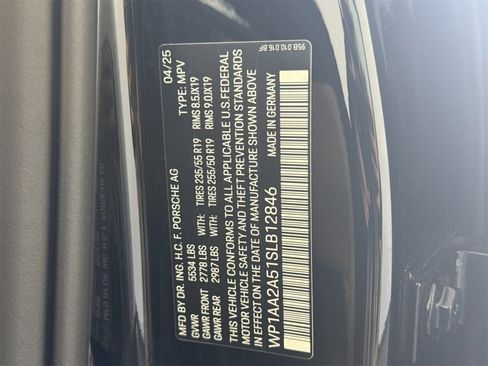 Used 2025 Porsche Macan image 35