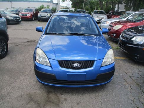 Used 2009 Kia Rio LX w/ PWR Pkg FWD image 2