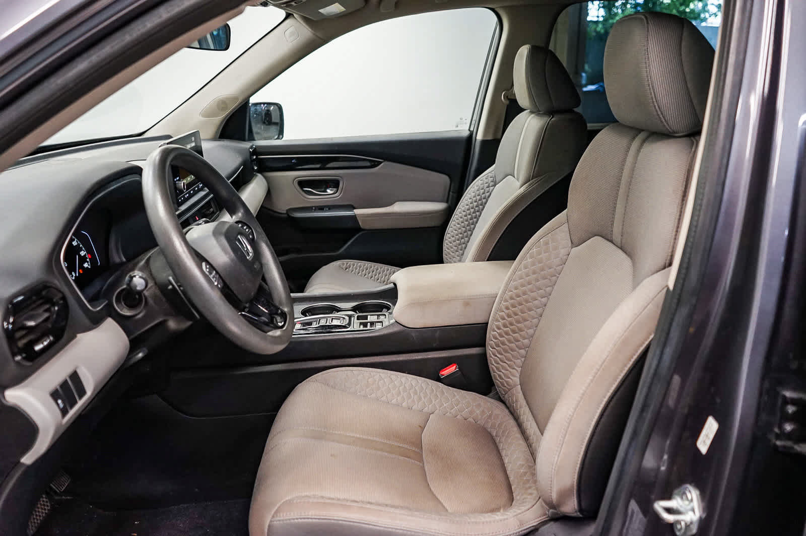 Used 2023 Honda Pilot LX image 17