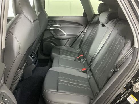 Used 2025 Audi Q5 Premium Plus w/ Premium Plus AWD/4WD image 19