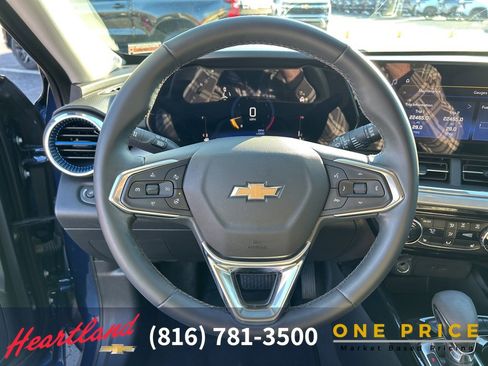 Used 2024 Chevrolet Trax LT w/ Driver Confidence Package image 22