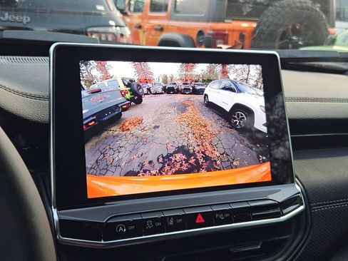 New 2026 Jeep Compass Limited image 24