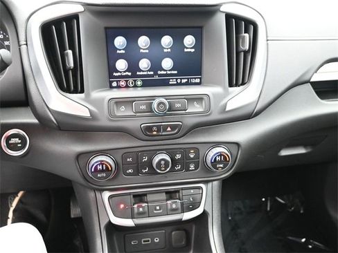 Used 2023 GMC Terrain SLE w/ Driver Convenience Package image 7