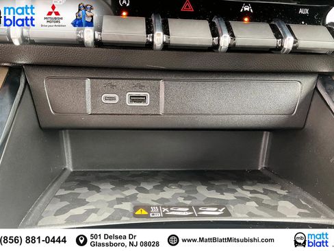 Used 2024 GMC Canyon Denali image 35