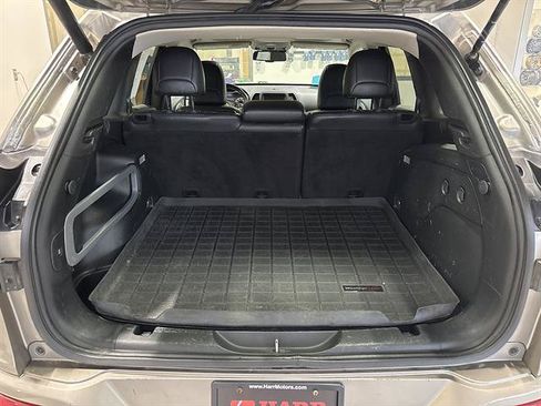 Used 2017 Jeep Cherokee Overland w/ Technology Group AWD/4WD image 24