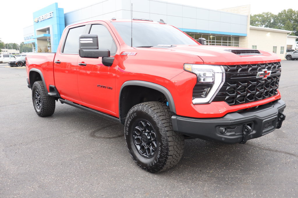 Used 2025 Chevrolet Silverado 2500 ZR2 w/ ZR2 Bison Edition AWD/4WD image 2