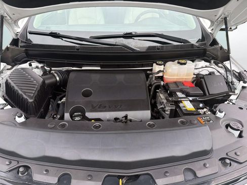 Used 2023 Buick Enclave Essence FWD image 28