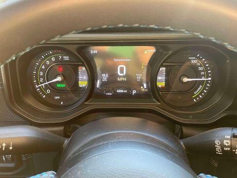 Used 2024 Jeep Wrangler Unlimited Rubicon 4xe image 24